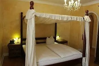 Re Hotel Hotel
